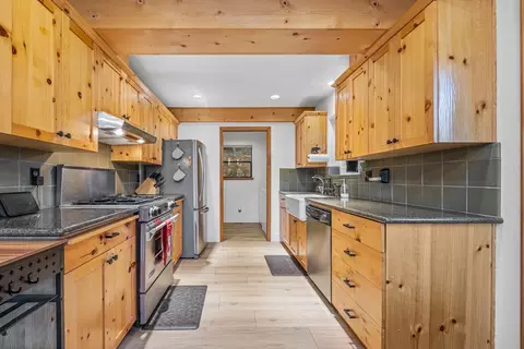 Kitchen - 2729 Mokelumne Rd, Arnold, CA 95223 photo 2 of 5