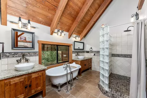 1115 Meadow Dr, Arnold, CA 95223 photo 32