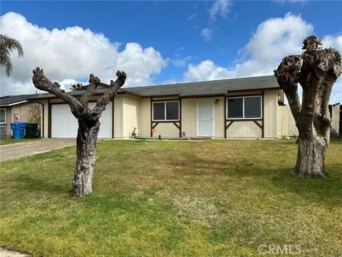 1717 Merced St, Madera, CA 93638 photo 2