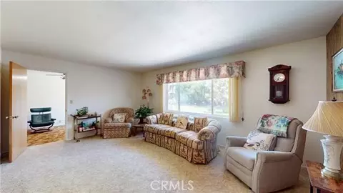 125 Hilton St, Madera, CA 93637 photo 3