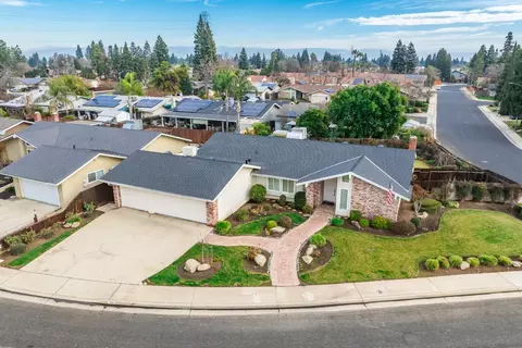 395 Laverne Ave, Clovis, CA 93611 photo 2