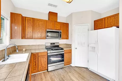 1028 Don Miguel St, Madera, CA 93638 photo 4