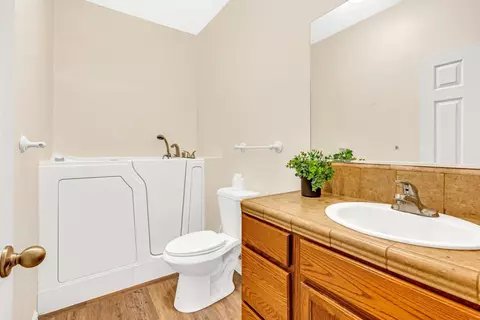 1028 Don Miguel St, Madera, CA 93638 photo 9
