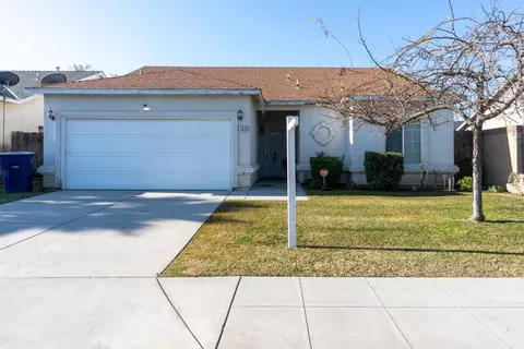 1028 Don Miguel St, Madera, CA 93638 photo 2