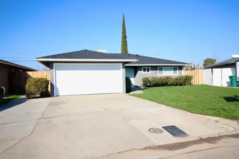 1512 Merced St, Madera, CA 93638 photo 2