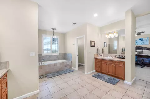 11093 E Florence Peak Way, Clovis, CA 93619 photo 27