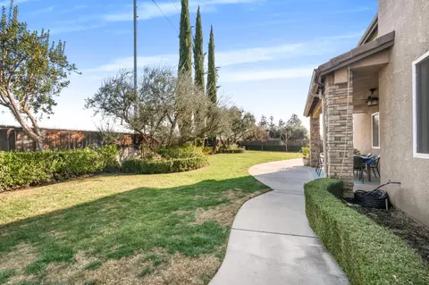 11093 E Florence Peak Way, Clovis, CA 93619 photo 40
