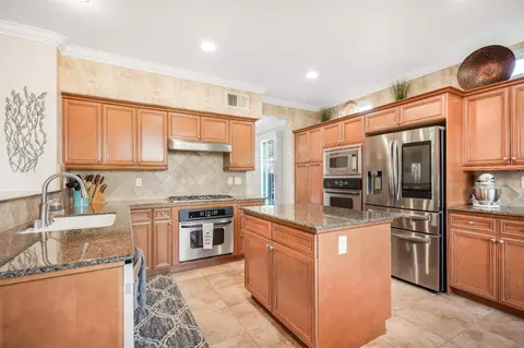 11093 E Florence Peak Way, Clovis, CA 93619 photo 16