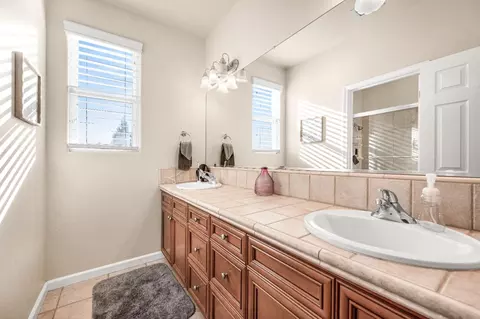 11093 E Florence Peak Way, Clovis, CA 93619 photo 30