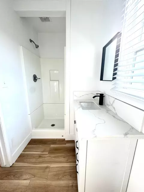 810 Elm St, Hanford, CA 93230 photo 5