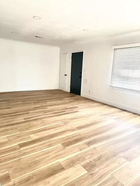 810 Elm St, Hanford, CA 93230 photo 2