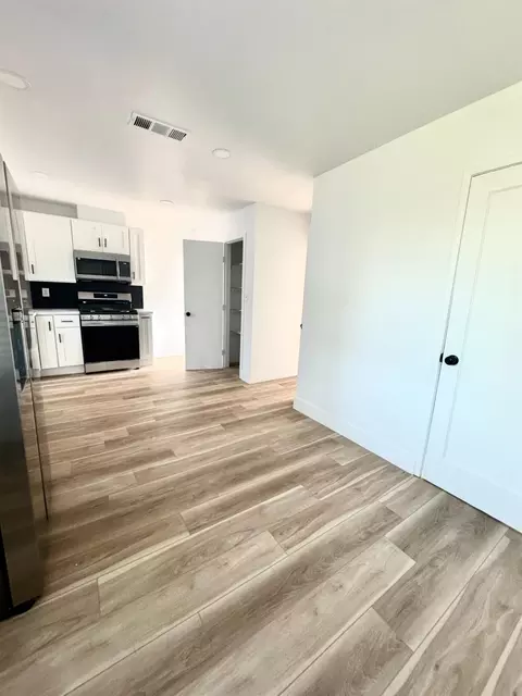 810 Elm St, Hanford, CA 93230 photo 4