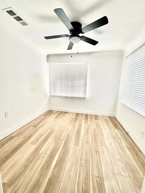 810 Elm St, Hanford, CA 93230 photo 8