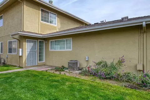 451 W Santa Ana Ave #3, Clovis, CA 93612 photo 2