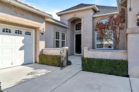1945 N Jasmine Ave, Clovis, CA 93619 photo 2
