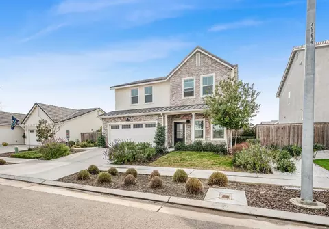 822 Heirloom Ave, Clovis, CA 93619 photo 4