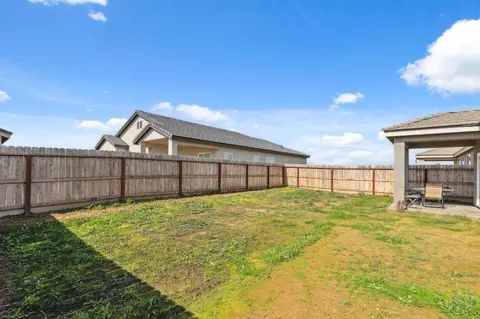 1249 Bristlecone Dr, Madera, CA 93638 photo 22