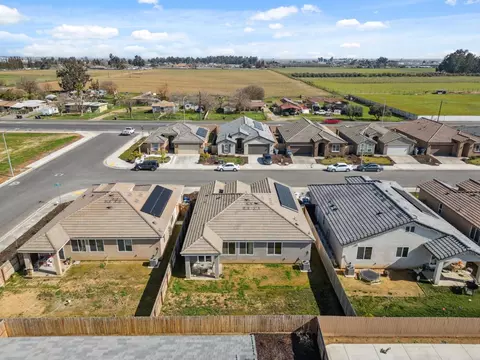 1249 Bristlecone Dr, Madera, CA 93638 photo 27
