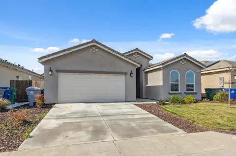 1249 Bristlecone Dr, Madera, CA 93638 photo 2