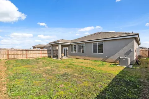 1249 Bristlecone Dr, Madera, CA 93638 photo 23