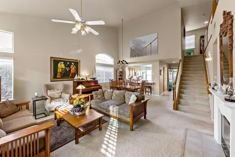 182 N Wathen Ave, Clovis, CA 93611 photo 4