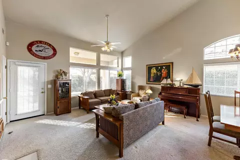 182 N Wathen Ave, Clovis, CA 93611 photo 5