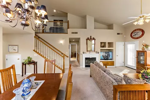 182 N Wathen Ave, Clovis, CA 93611 photo 9