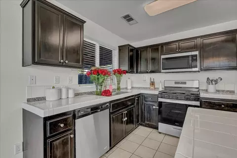2124 Deer Creek Ave, Corcoran, CA 93212 photo 12