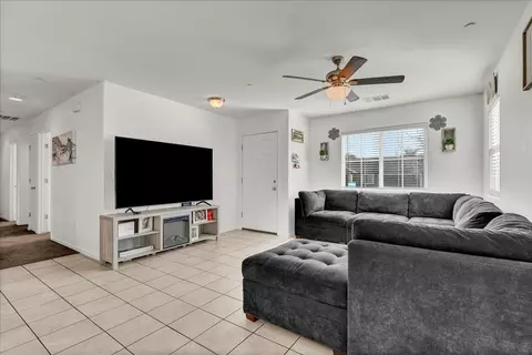 2124 Deer Creek Ave, Corcoran, CA 93212 photo 8