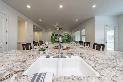 628 Crescent Ln, Madera, CA 93636 photo 16