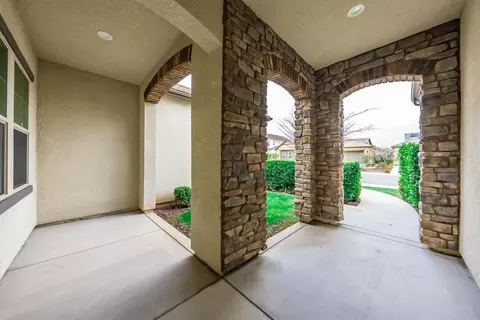 628 Crescent Ln, Madera, CA 93636 photo 6
