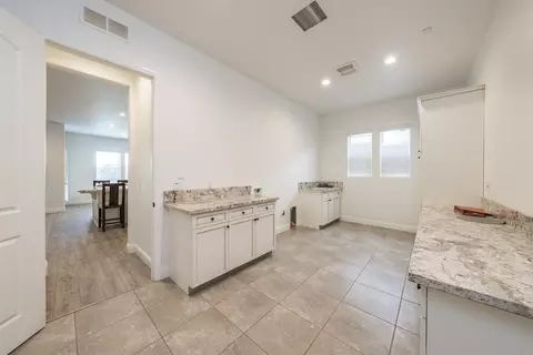628 Crescent Ln, Madera, CA 93636 photo 21