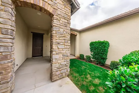 628 Crescent Ln, Madera, CA 93636 photo 4