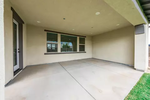 628 Crescent Ln, Madera, CA 93636 photo 40