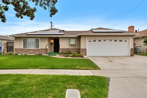 2242 W Simpson Ave, Fresno, CA 93705