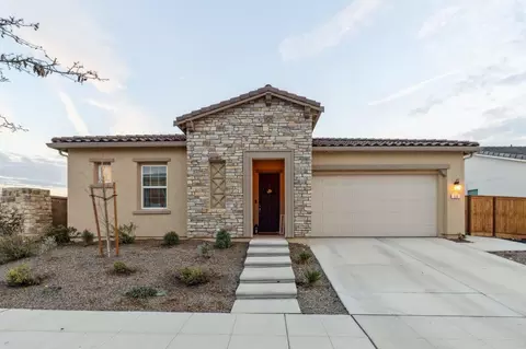 570 Laurel Crest Ave, Madera, CA 93636 photo 1