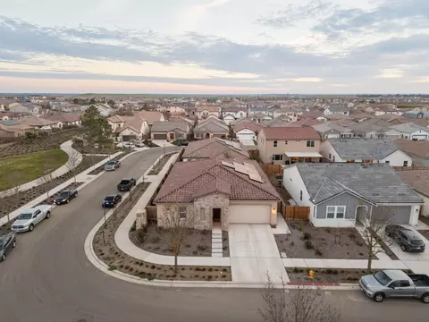 570 Laurel Crest Ave, Madera, CA 93636 photo 33