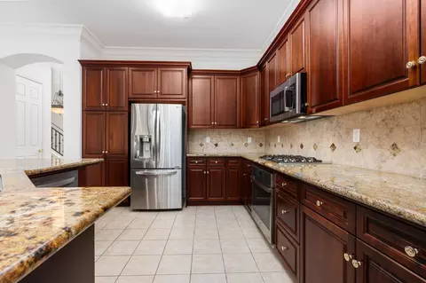 13 W Everglade Ave, Clovis, CA 93619 photo 3
