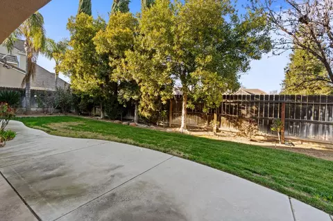13 W Everglade Ave, Clovis, CA 93619 photo 54