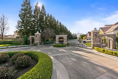 13 W Everglade Ave, Clovis, CA 93619 photo 5