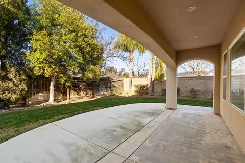 13 W Everglade Ave, Clovis, CA 93619 photo 10