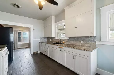 1331 E St, Reedley, CA 93654 photo 13