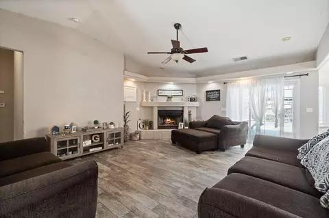 3361 State St, Madera, CA 93637 photo 5