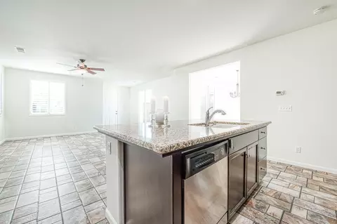 3985 Richmond Ave, Clovis, CA 93619 photo 9