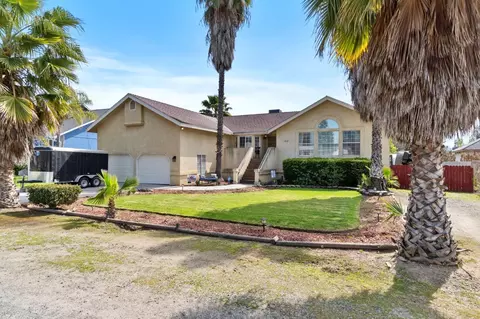 18743 Auburn Way, Madera, CA 93638 photo 1