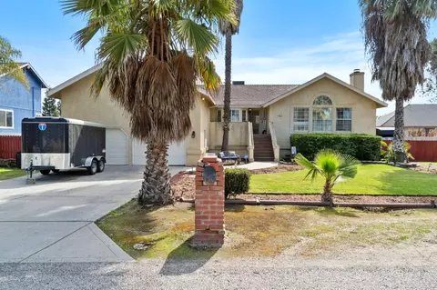 18743 Auburn Way, Madera, CA 93638 photo 2