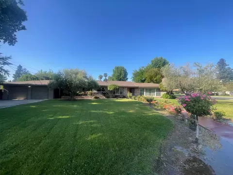 160 N Park Dr, Madera, CA 93637 photo 2