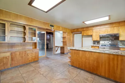 160 N Park Dr, Madera, CA 93637 photo 13