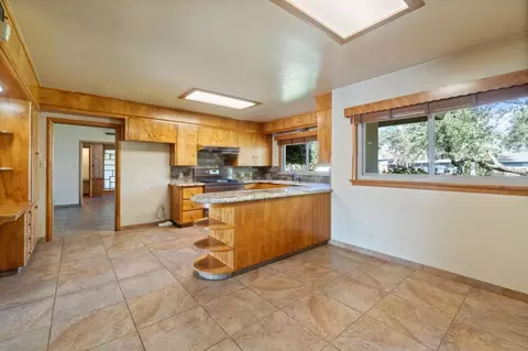 160 N Park Dr, Madera, CA 93637 photo 12