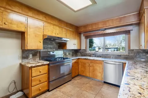 160 N Park Dr, Madera, CA 93637 photo 14